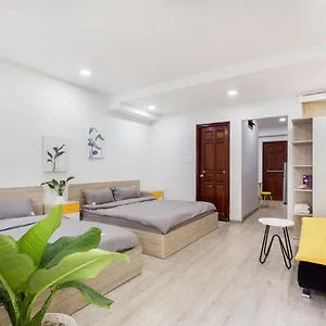 Dlux Saigon Hotel